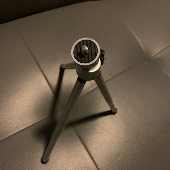 Mini camera tripod - Picture 1 of 5